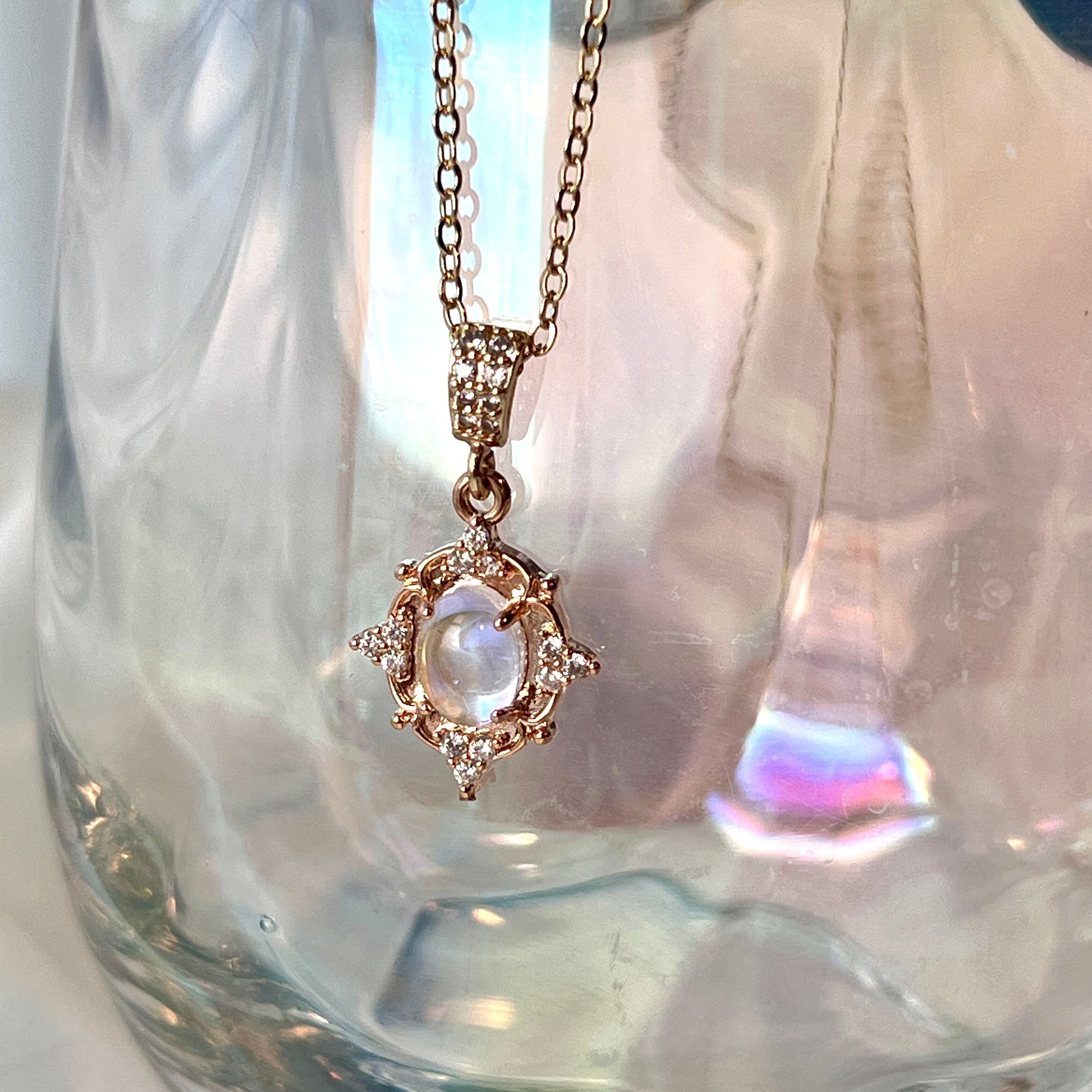 Handmade Necklace/Vintage-Style Zircon Necklace/14k Gold Shape Vintage Mesh/Gold Necklace Stainless Steel Waterproof Anti tarnish Gold Jewelry/good luck gifts/gift for her/Microset/Zircon Gemstones/Diamond Necklace/ Heart Jewelry/ Princess Collection/ Anniversary Gift