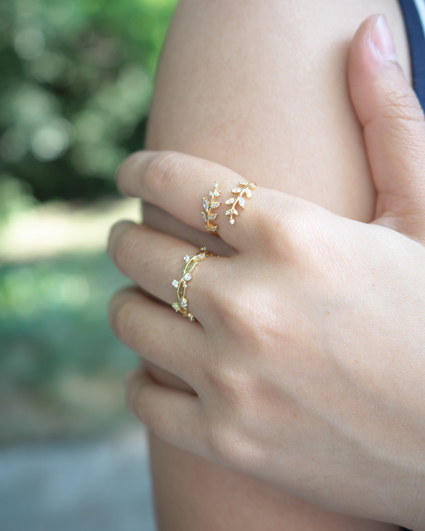 Gold Thorns Ring