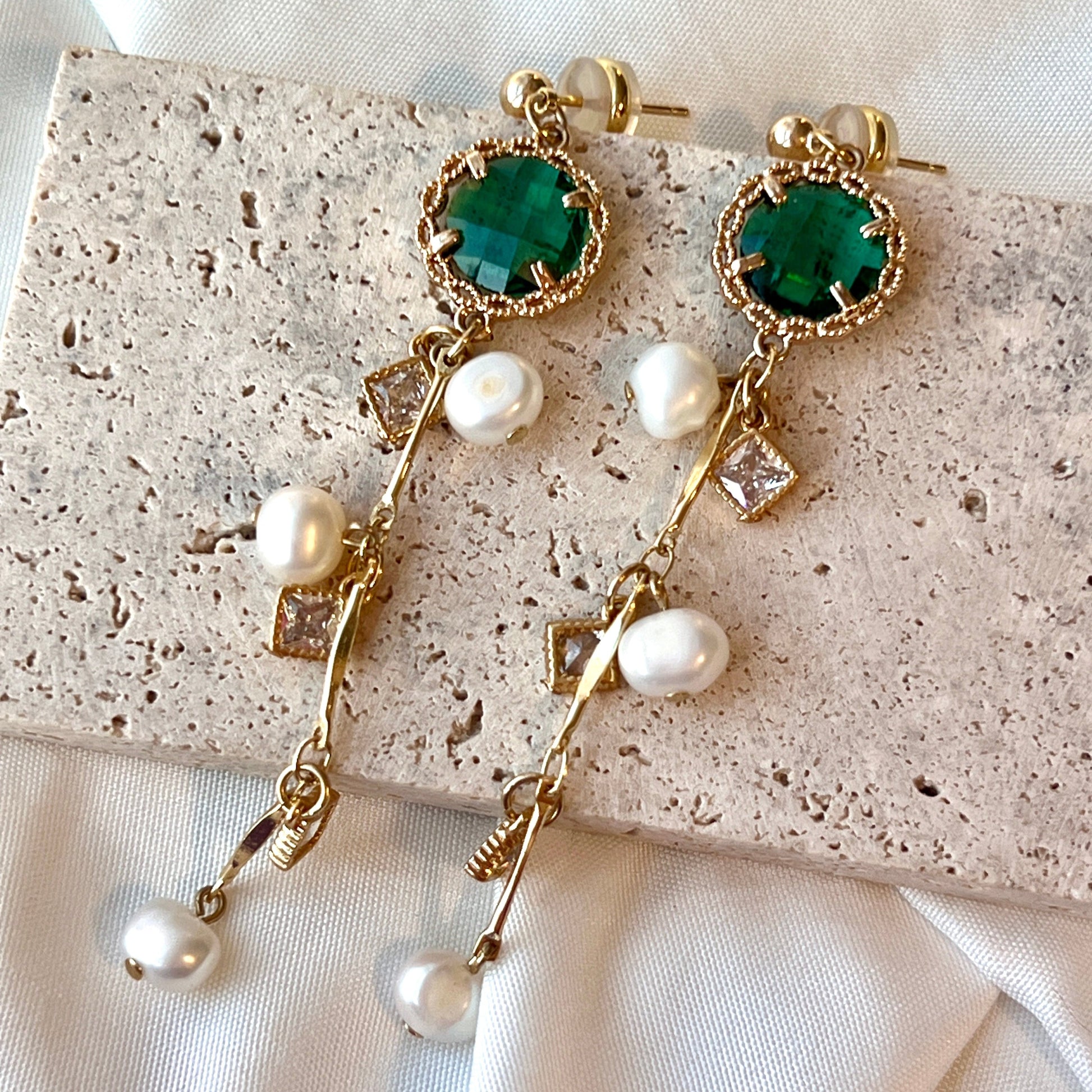 Almond 14K Thicker Gold Freshwater Pearl Stering Silver 925 Vintage Emerald Motif Shooting Star Earrings